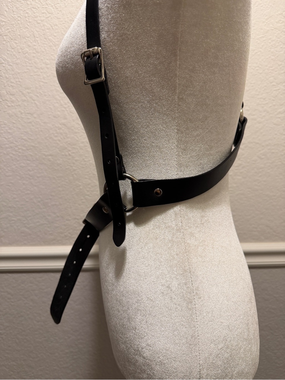 Zana Bayne Size Large Black Leather Harness Belt - Picture 4 of 8